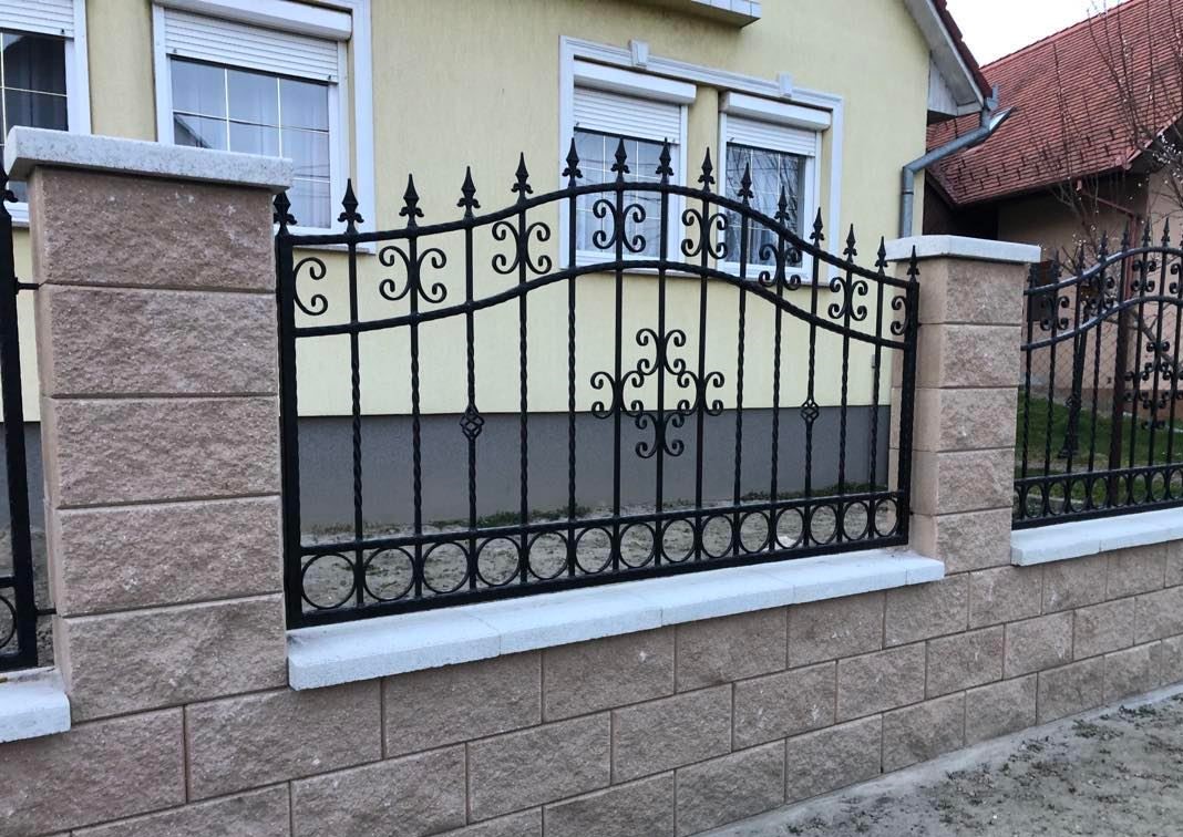 kovácsoltvas jellegű kerítés elem